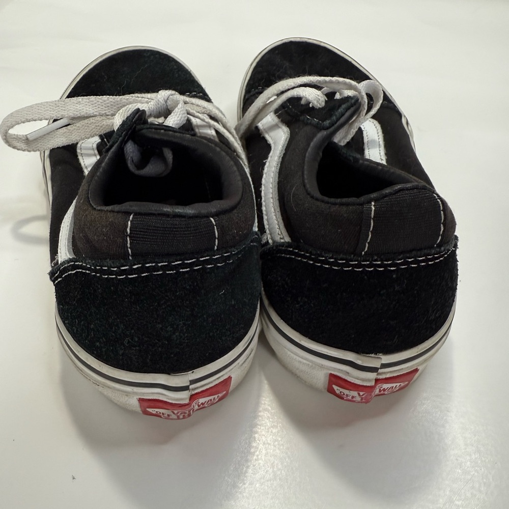 Vans, kids size 3.5, black and white - Picture 3 of 4